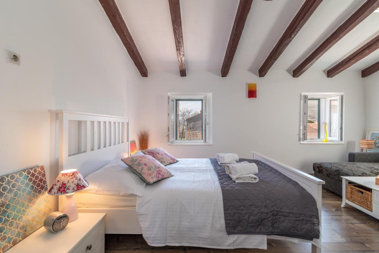 Apartment Ana โตรกีร์ ภายนอก รูปภาพ